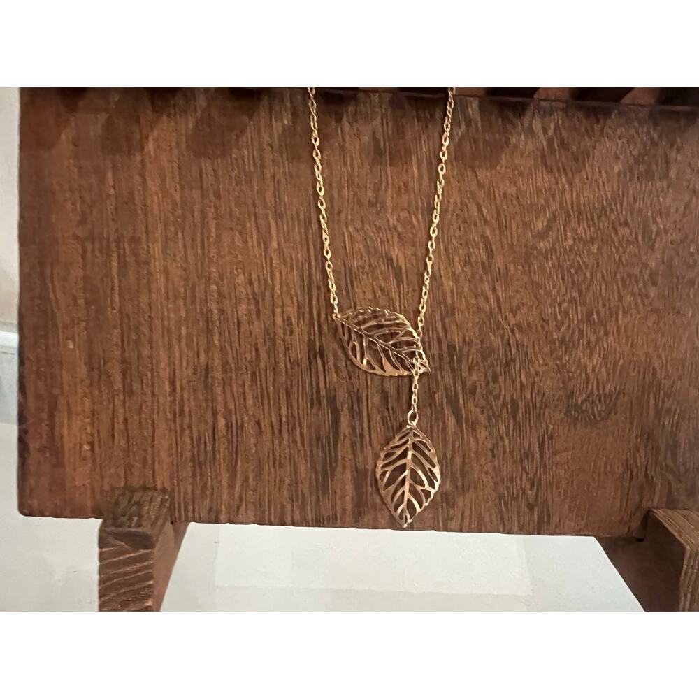 Gold Tone Leaf Necklace